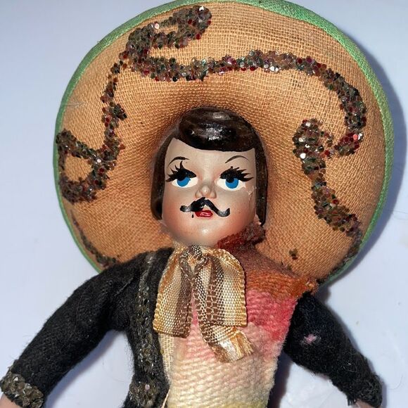 Vintage 50s/60s Mexican souvenir doll with mustache & sombrero - Picture 2 of 4